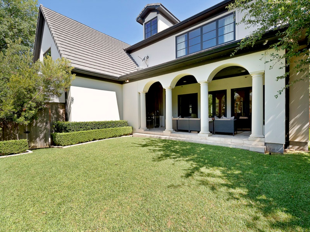 3417 Villanova yard