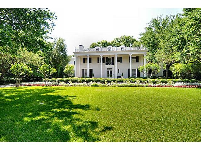 4307 Armstrong Parkway exterior shot MLS