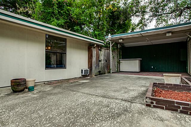 437 Mayrant Porch Cabana