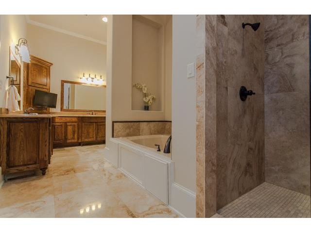 6511 Mimos master bath