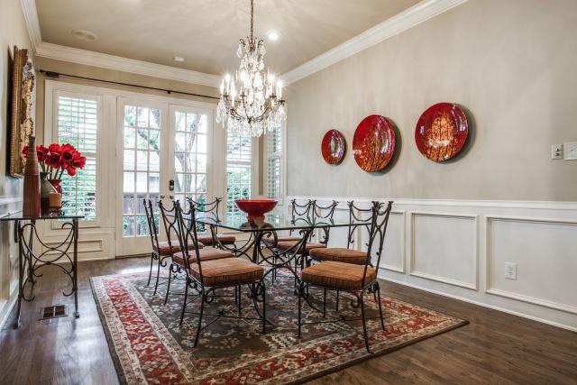 7617 Bryn Mawr dining