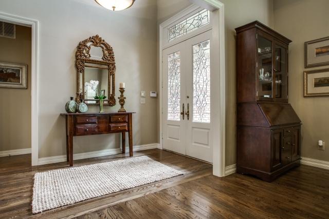 7617 Bryn Mawr foyer