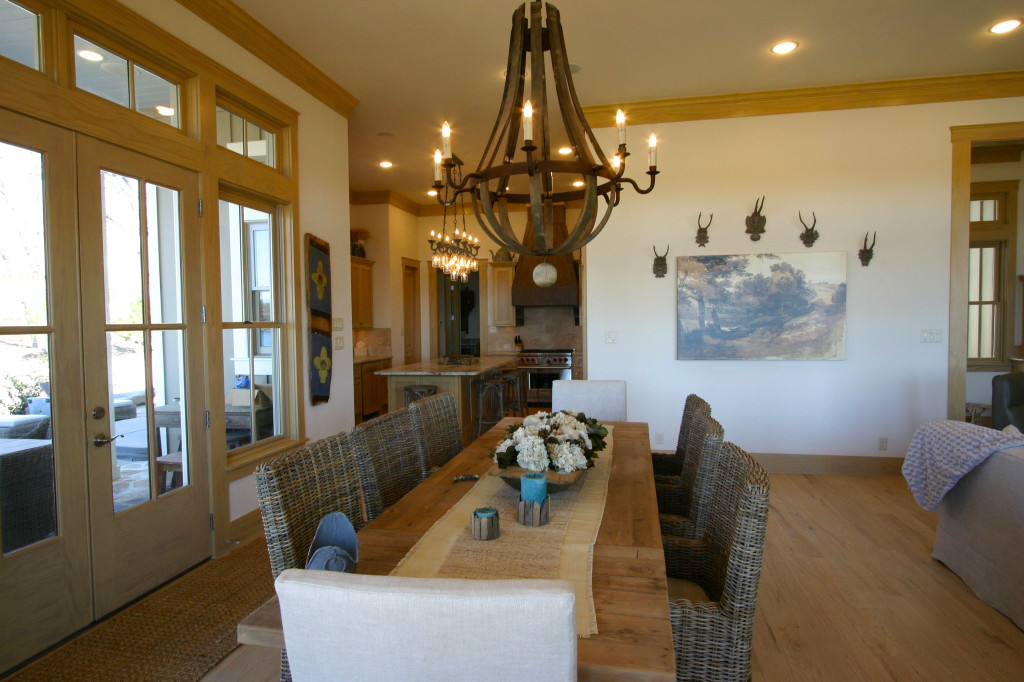 LongCoveCottage Dining