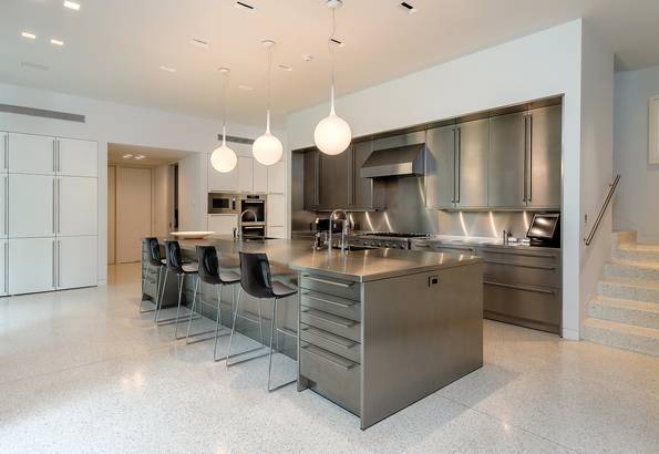 10210 Strait Kitchen