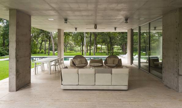 10210 Strait Patio
