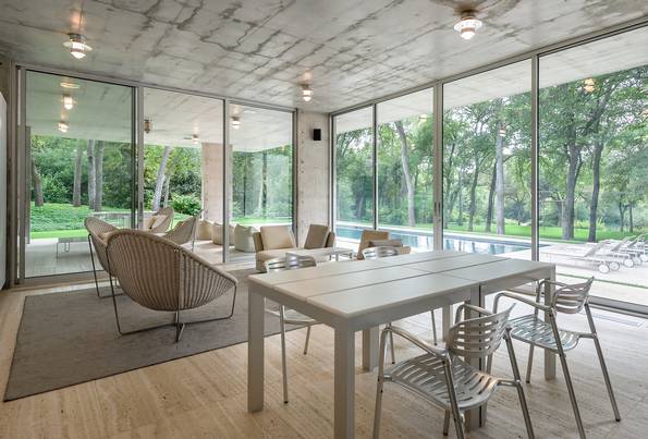 10210 Strait Sunroom