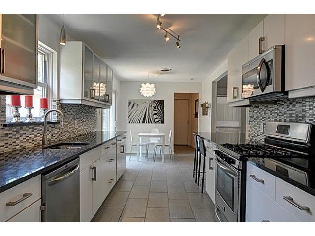 12247 Cox Kitchen 2