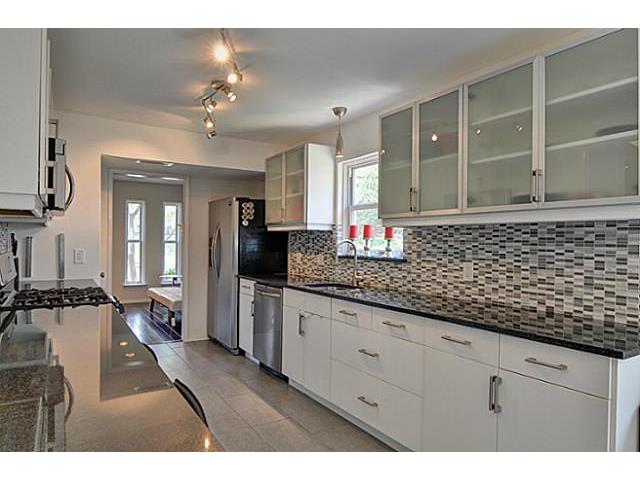 12247 Cox Kitchen