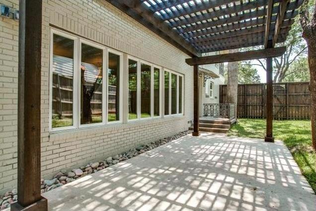 Side yard patio with cedar pergola