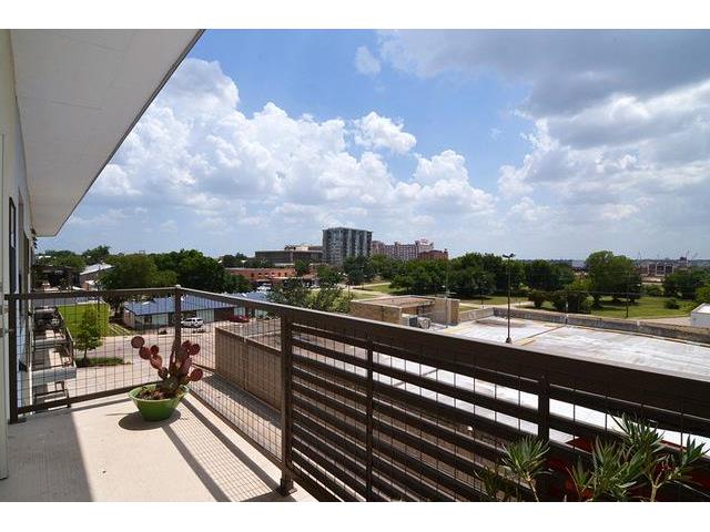 Buzz Unit 409 Balcony 2