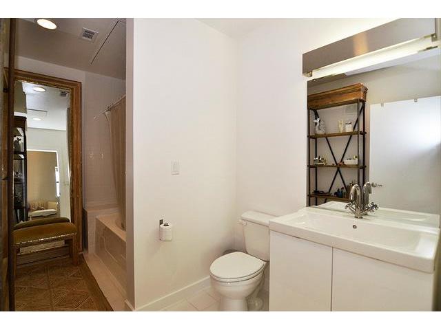 Buzz Unit 409 Bath