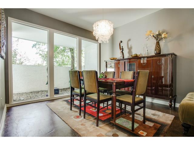 10510 Berry Knoll Dining