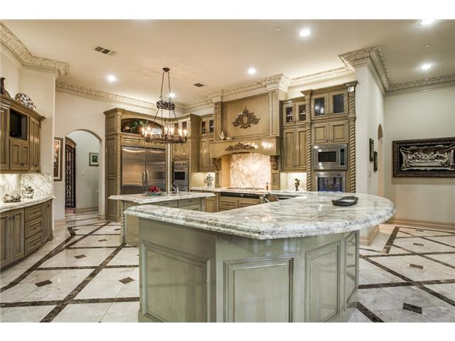 6326 Lakehurst kitchen 2
