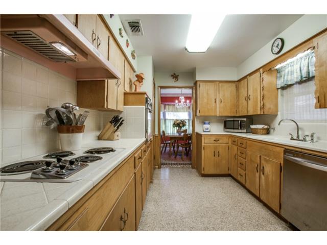 7319 Bennington Kitchen 1