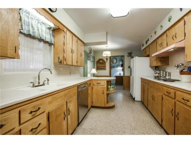 7319 Bennington Kitchen 2