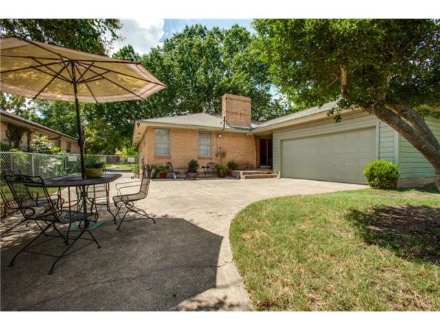 7319 Bennington Patio Driveway