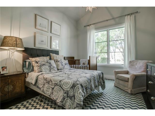 8538 San Pedro Guest Bed