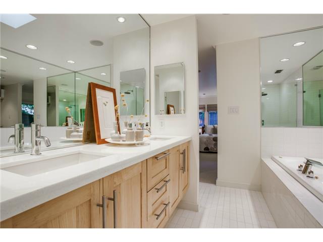 900 Bison Trl Guest Bath