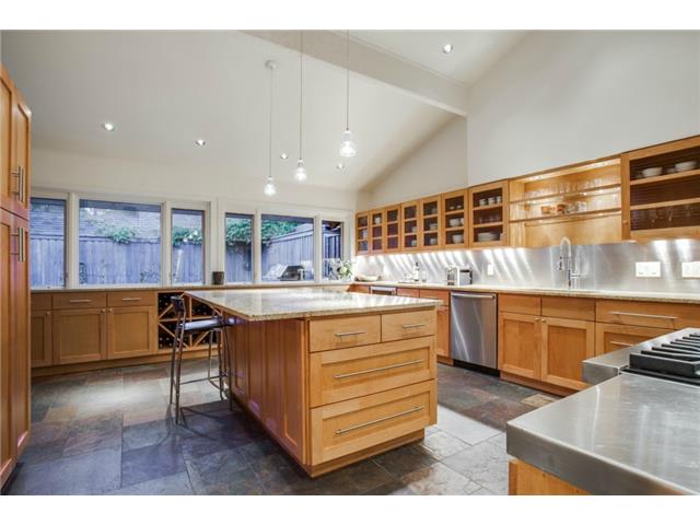 900 Bison Trl Kitchen 2