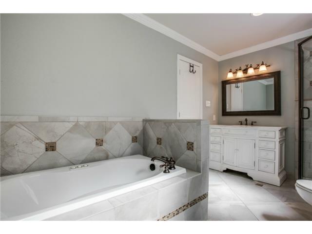 9229 Ferndale Guest Bath 2