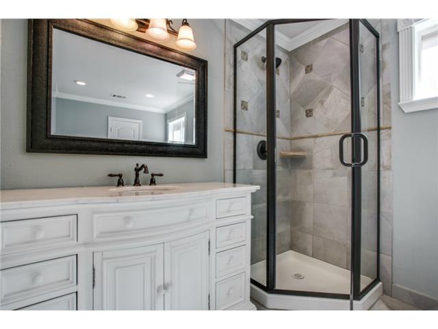 9229 Ferndale Guest Bath