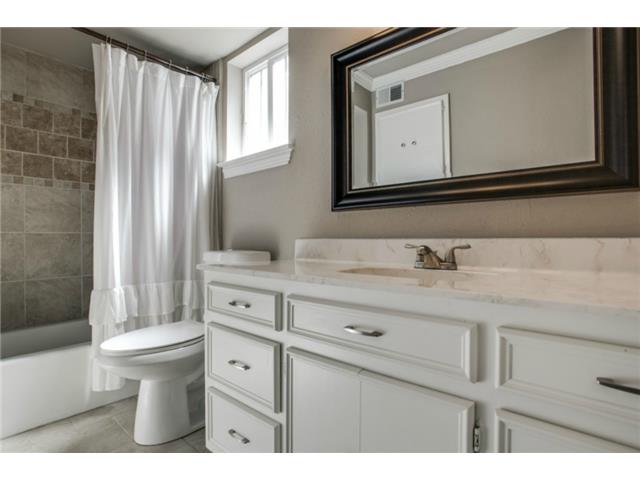 9229 Ferndale Master Bath 2