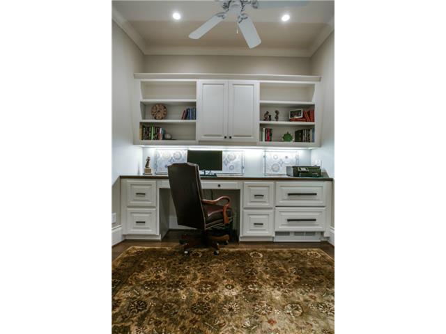 10181 Daria drive her desk