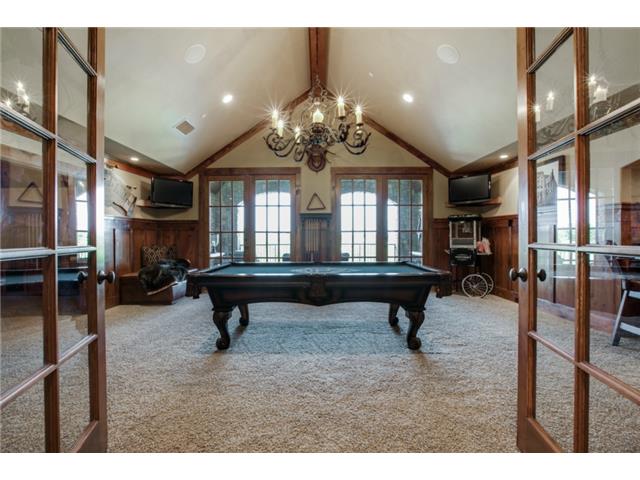 1724 Wisteria Way Game Room