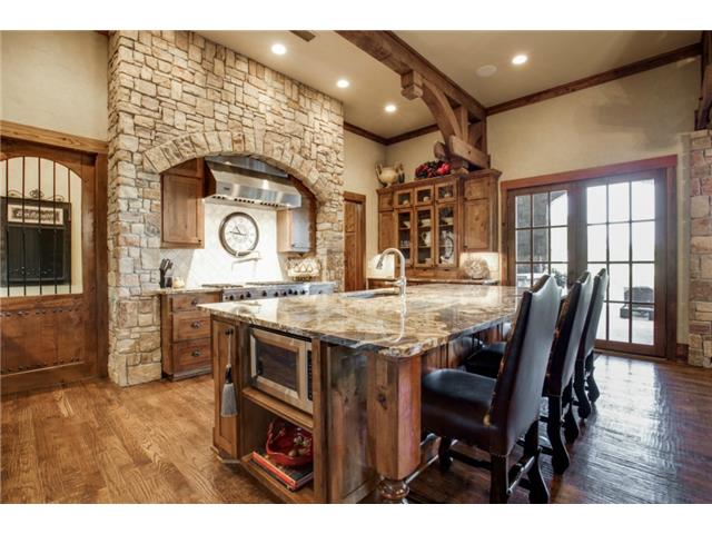 1724 Wisteria Way Kitchen 1