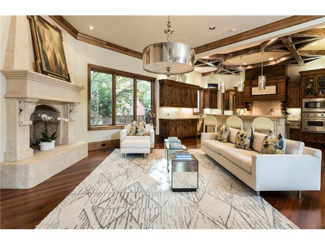 3612 Maplewood family room 2