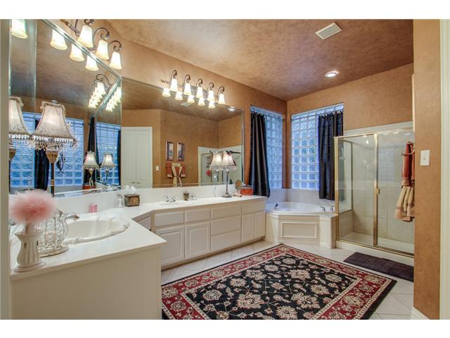 502 Northwood Master Bath