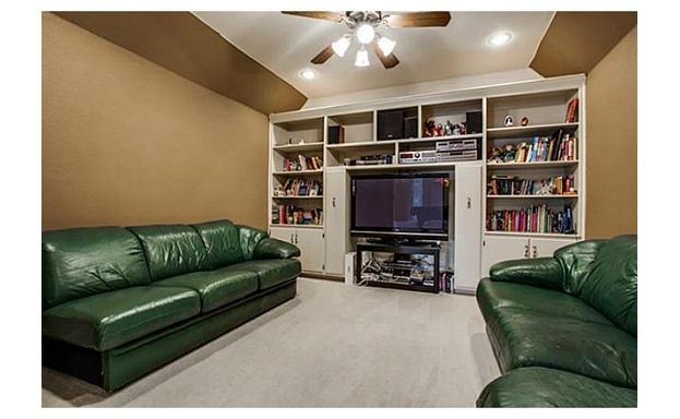 609 StoneburyDr SL media