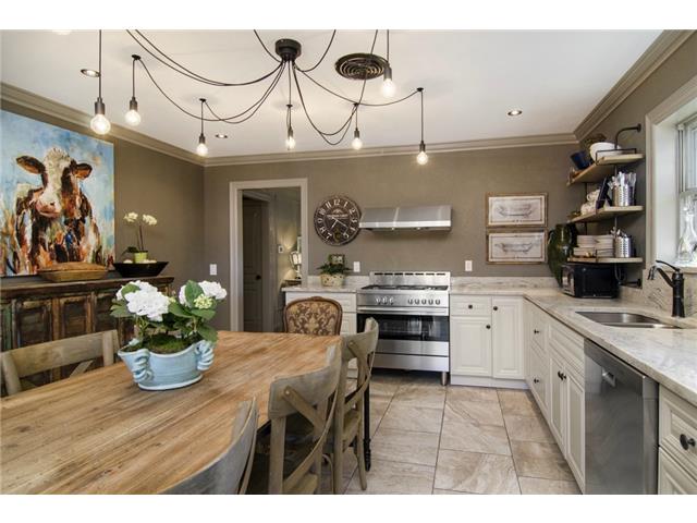 6153 Ellsworth Kitchen
