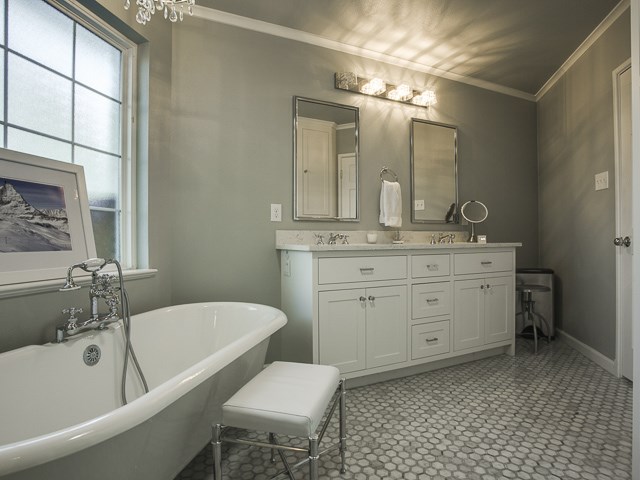 6159 Kenwood Mater Bath 2