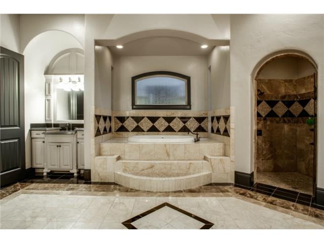 6735 Aberdeen master bath