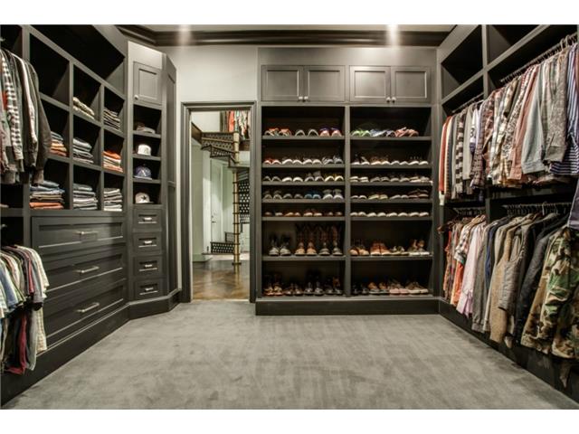 6735 Aberdeen master closet