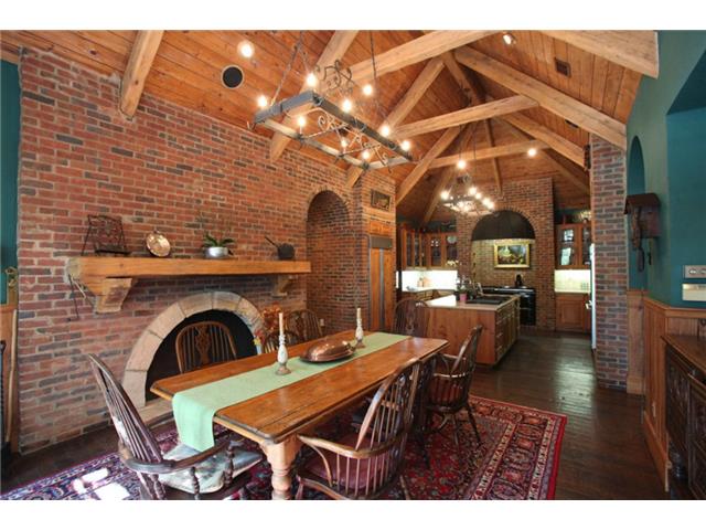 31 Stonebriar Way breakfast room