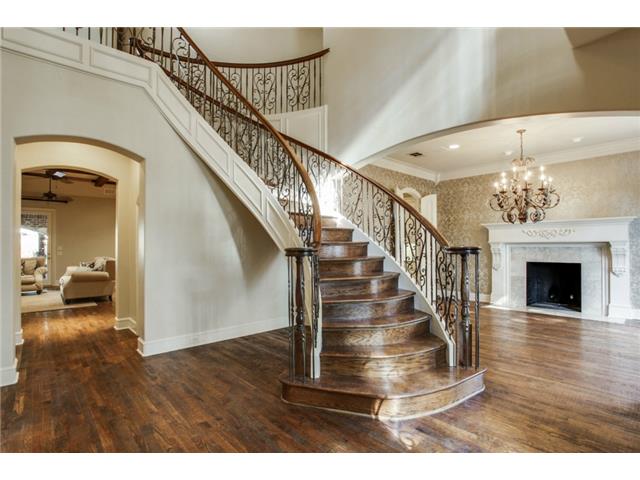 3416 Wentwood foyer LR