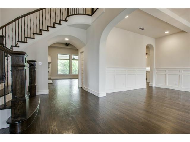 6404 Carmel Falls foyer 2