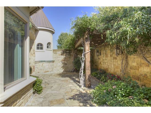 Private Courtyard
