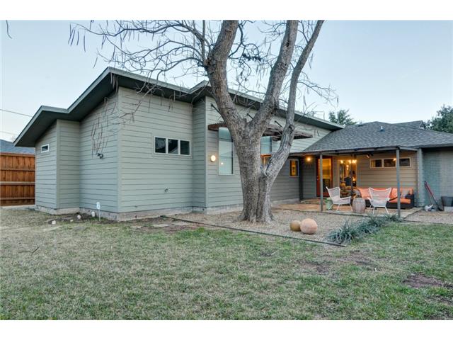 4135 Lively Backyard