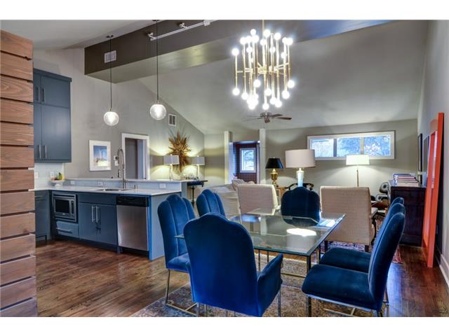 4135 Lively Dining to kitchen