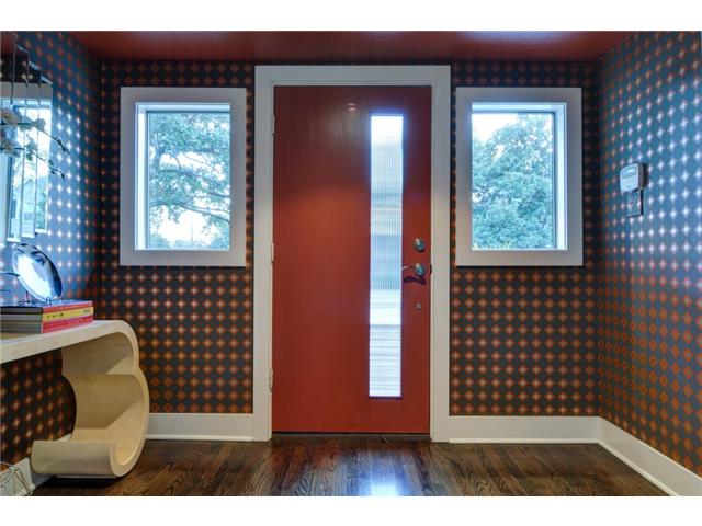 4135 Lively Foyer