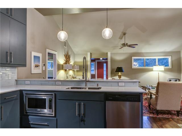 4135 Lively Kitchen to living