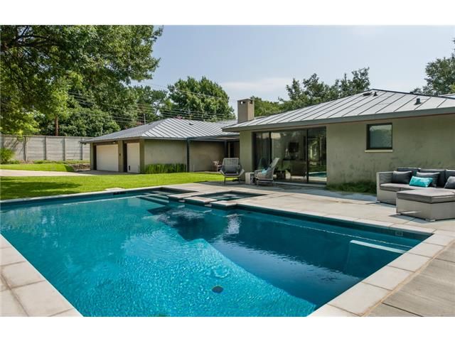 4445 College Park pool