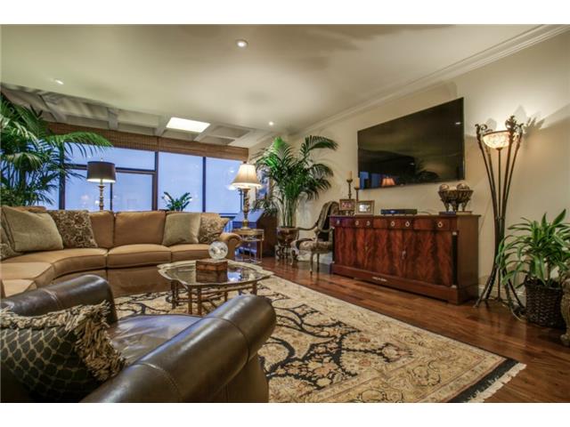 Athena unit 1416 Living