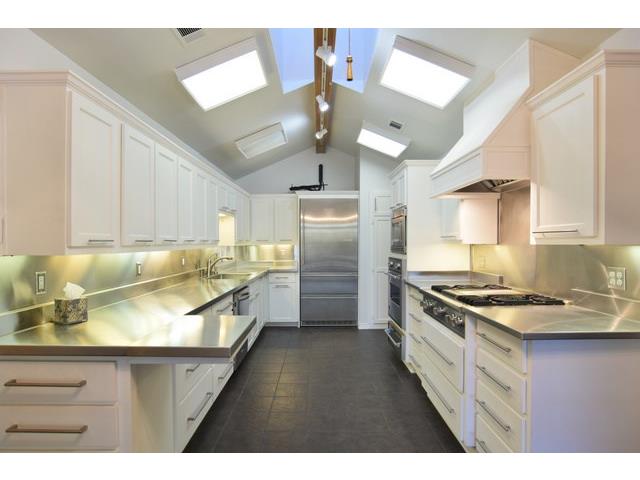 A cutting edge new kitchen for chefs & guests