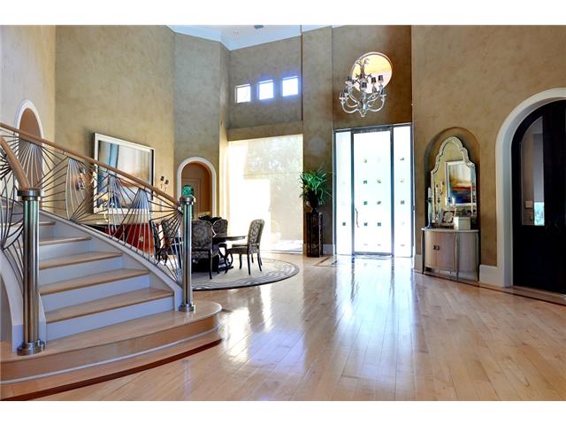 7918 Chartwell Foyer
