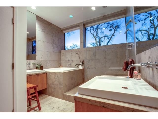 9562 Ash Creek Upstairs Bath