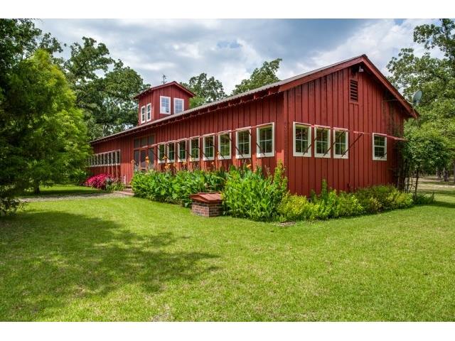 "Dairy Barn" guest house has bedroom, kitchen,washer, dryer & la